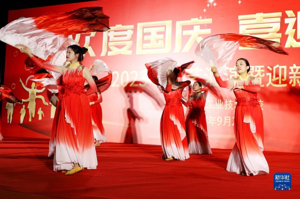 多宝游戏盒官方下载